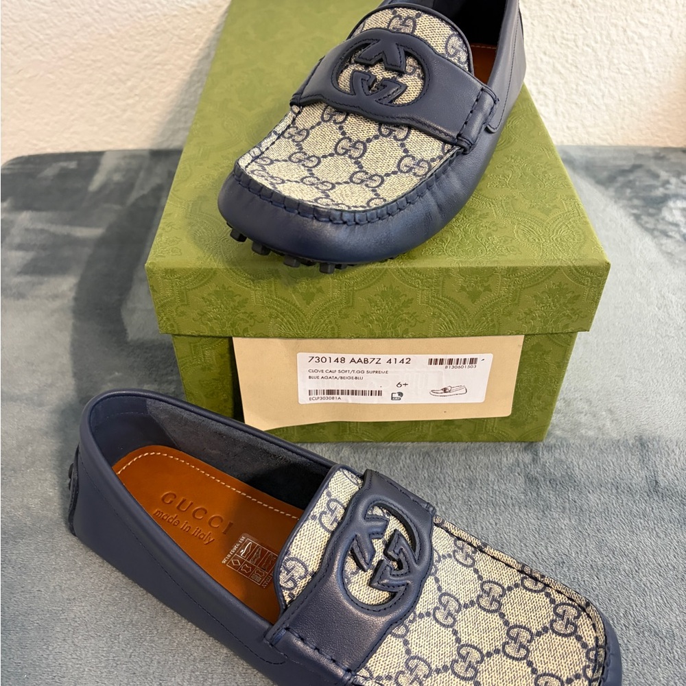 Brand New Gucci Men’s GG Supreme Clove Calf Soft Loafers Navy Size 6.5 (US 7)